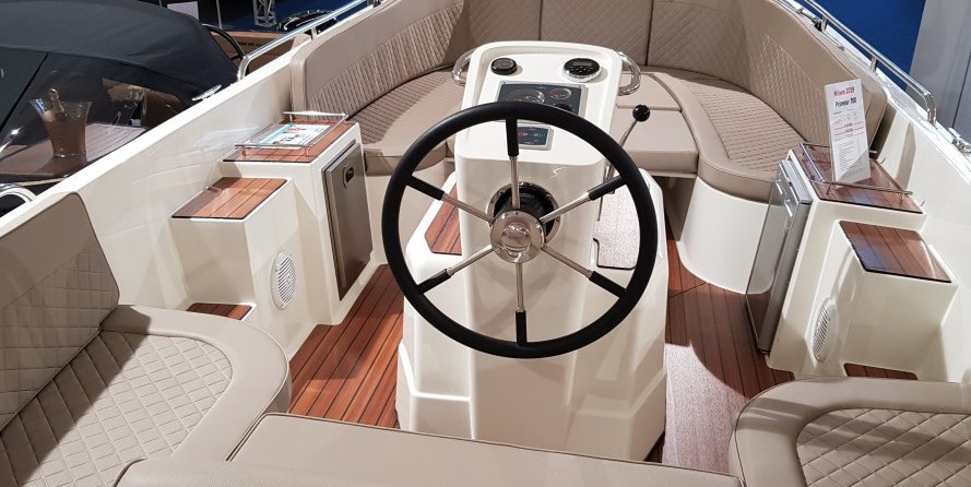 Seafarer 535 pilot boat - inboard diesel