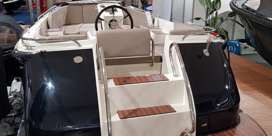 Seafarer 535 pilot boat - inboard diesel