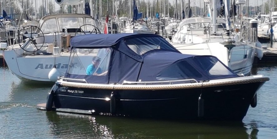 Seafarer 535 pilot boat - inboard diesel