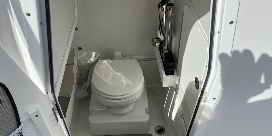 Sea Ray hunt ultra 211