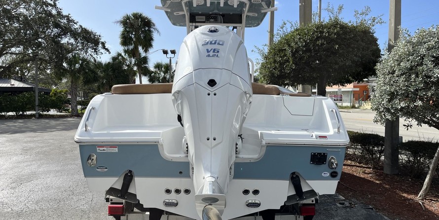 Sea Ray hunt ultra 211