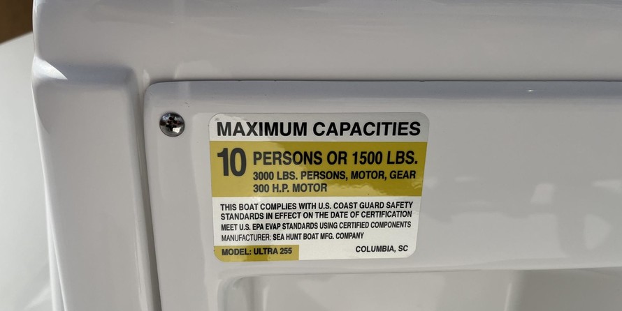 Sea Ray hunt ultra 211