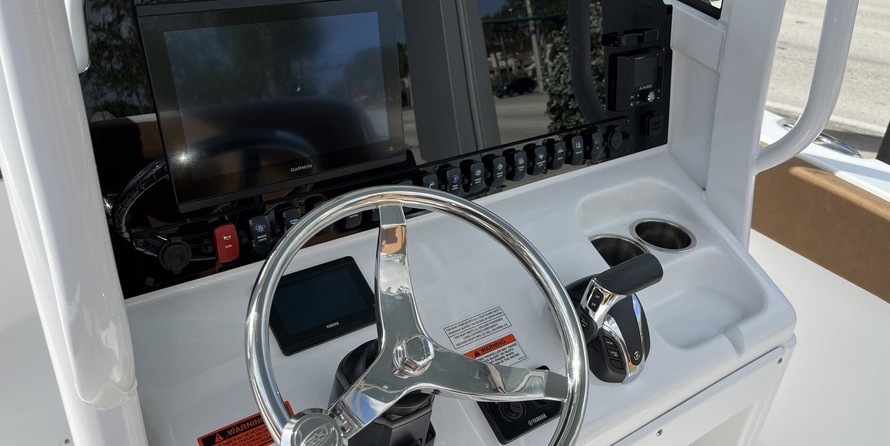 Sea Ray hunt ultra 211