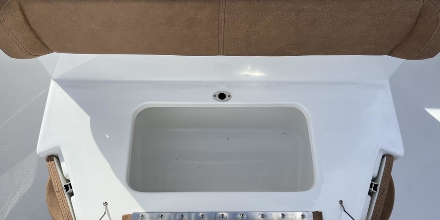 Sea Ray hunt ultra 211