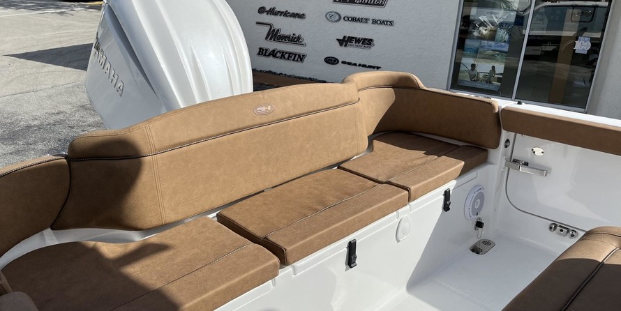 Sea Ray hunt ultra 211