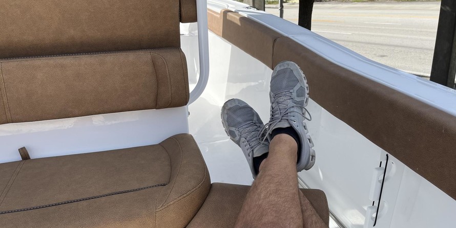 Sea Ray hunt ultra 211