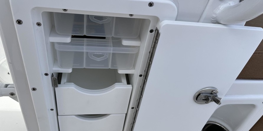 Sea Ray hunt ultra 211