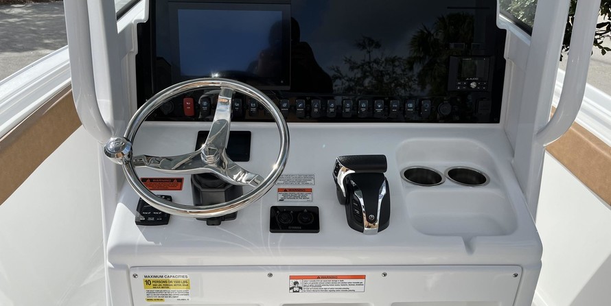 Sea Ray hunt ultra 211
