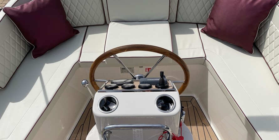 Interboat intender 650