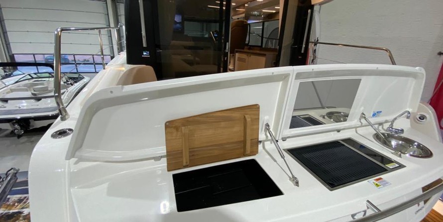 Cranchi T 36 Crossover