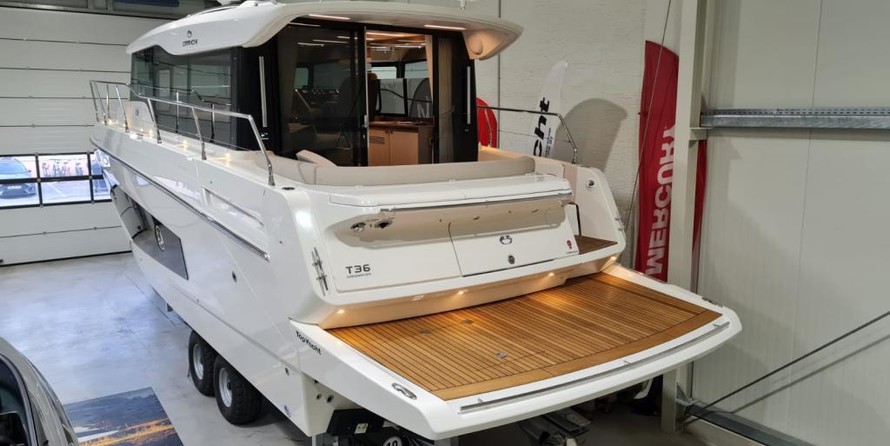 Cranchi T 36 Crossover