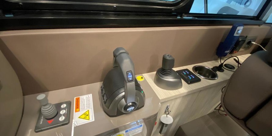 Cranchi T 36 Crossover