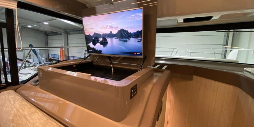 Cranchi T 36 Crossover