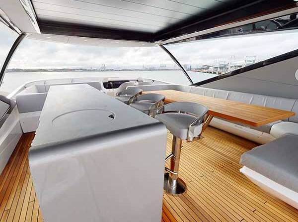 Sunseeker 88 Yacht