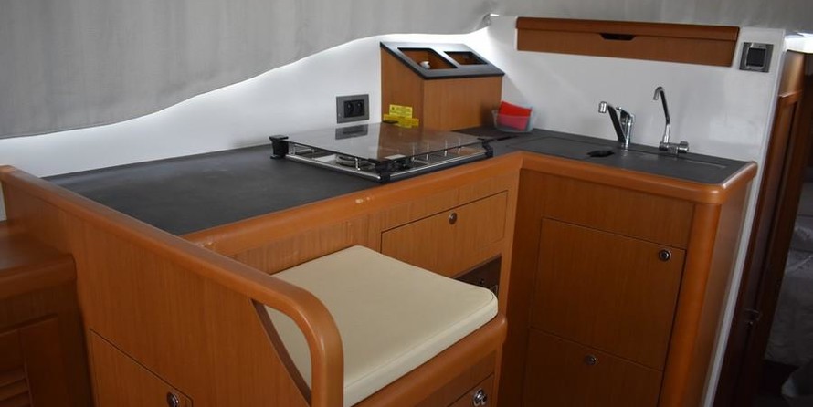 Beneteau Swift Trawler 35