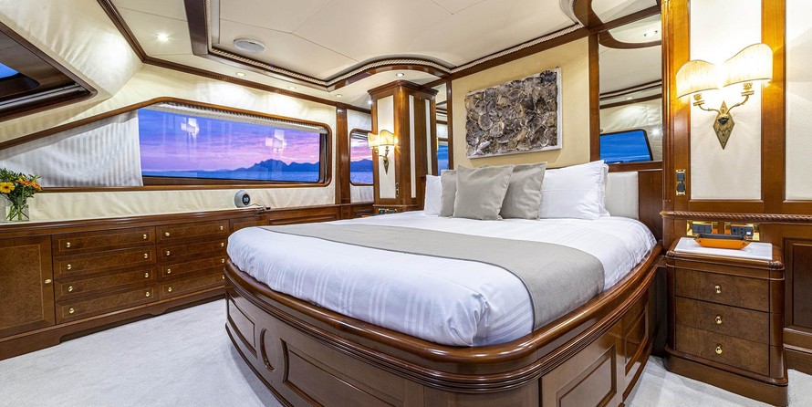 Benetti Tradition 100
