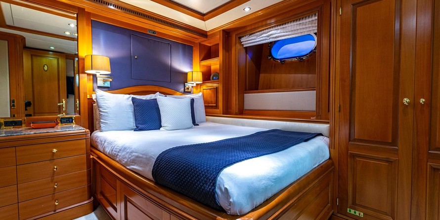 Benetti Tradition 100