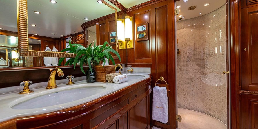 Benetti Tradition 100