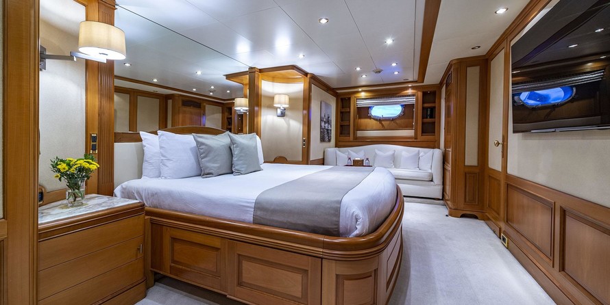 Benetti Tradition 100