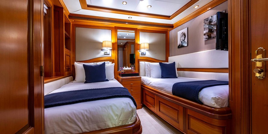 Benetti Tradition 100