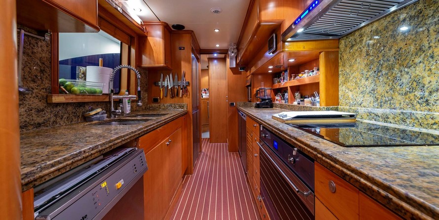 Benetti Tradition 100