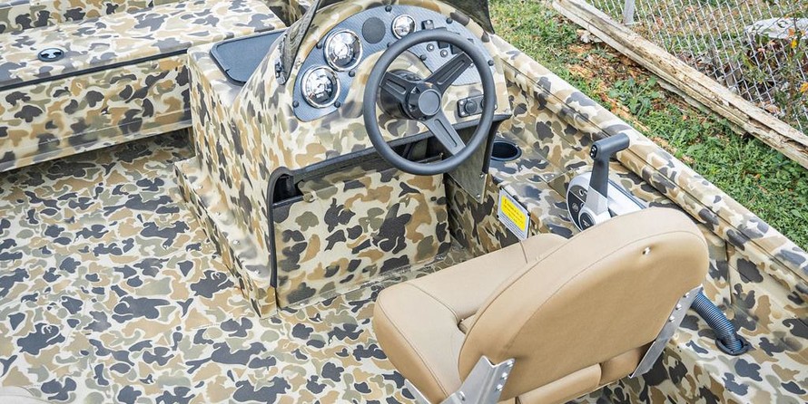 Angler Pro Boats 2900 center console