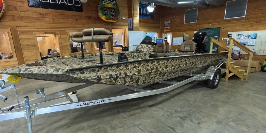 Angler Pro Boats 2900 center console