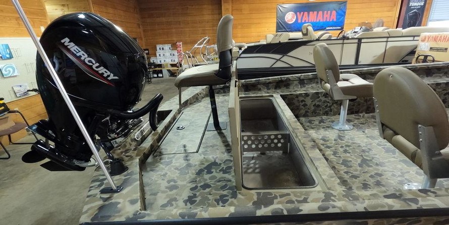 Angler Pro Boats 2900 center console