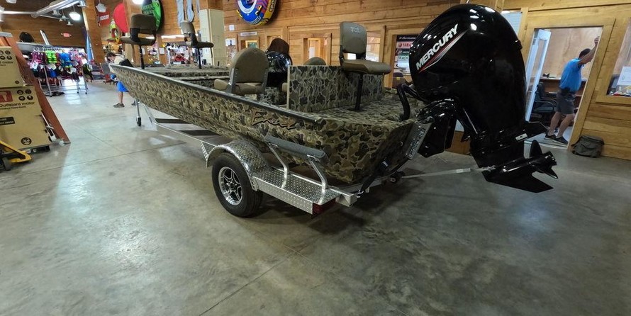 Angler Pro Boats 2900 center console