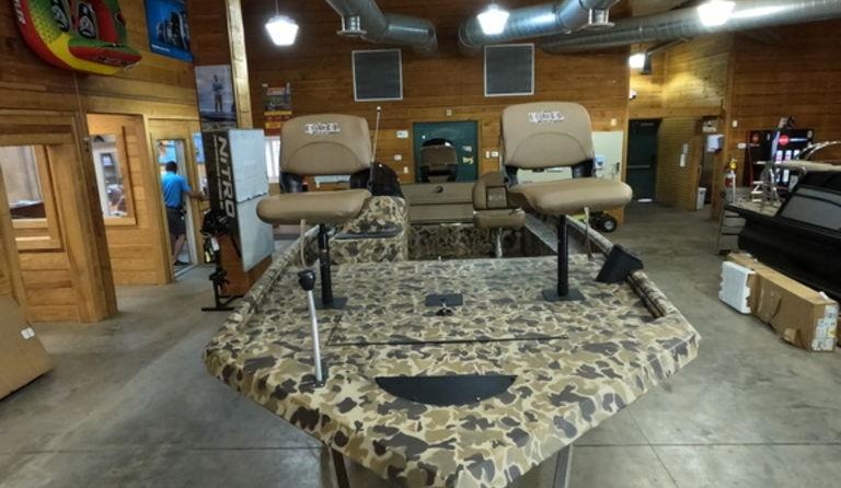 Angler Pro Boats 2900 center console