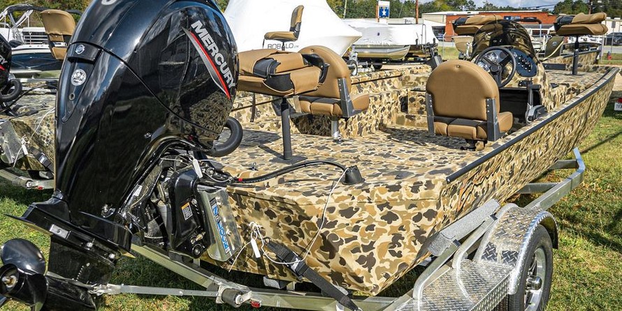 Angler Pro Boats 2900 center console