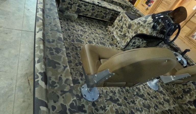 Angler Pro Boats 2900 center console