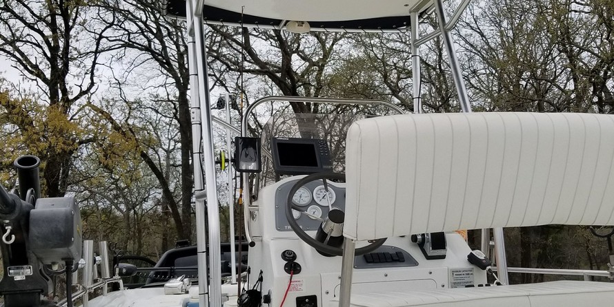 Hydra-sports bay bolt 2000 center console