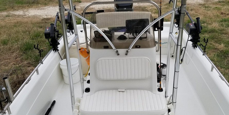 Hydra-sports bay bolt 2000 center console