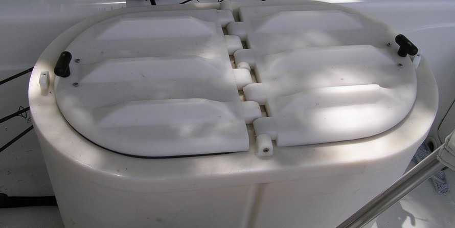 Hydra-sports bay bolt 2000 center console