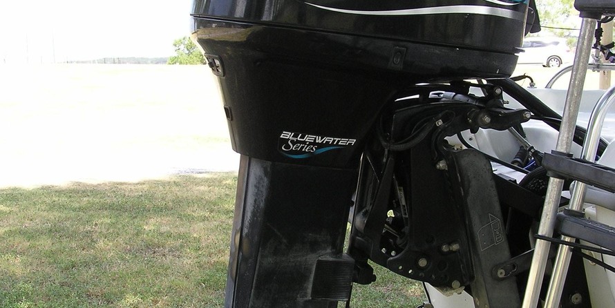 Hydra-sports bay bolt 2000 center console