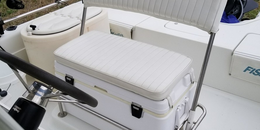 Hydra-sports bay bolt 2000 center console