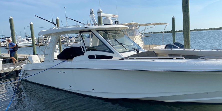 Boston Whaler 350 Realm