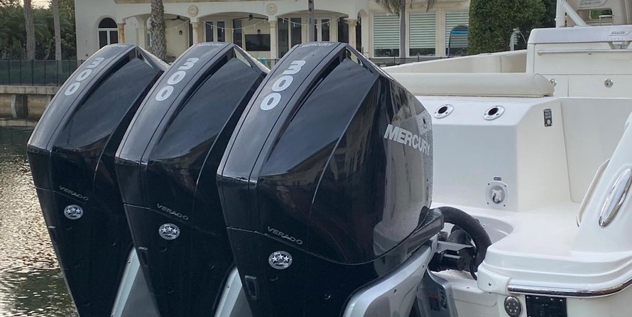 Boston Whaler 350 Outrage