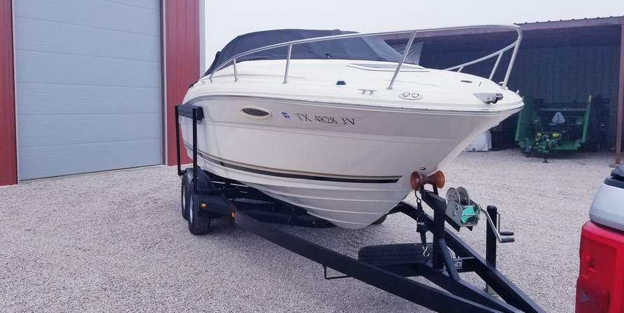 Sea ray 225 weekender