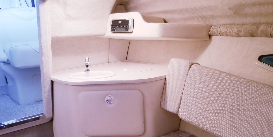 Sea ray 225 weekender