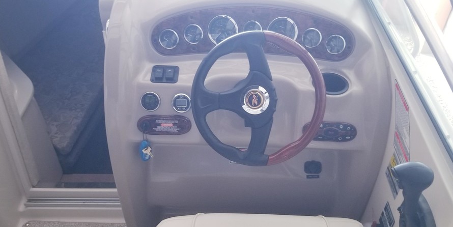 Sea ray 225 weekender