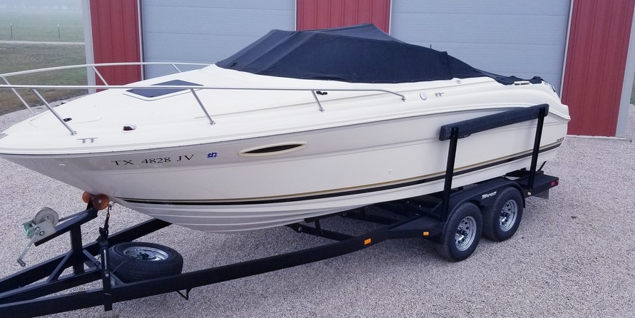 Sea ray 225 weekender