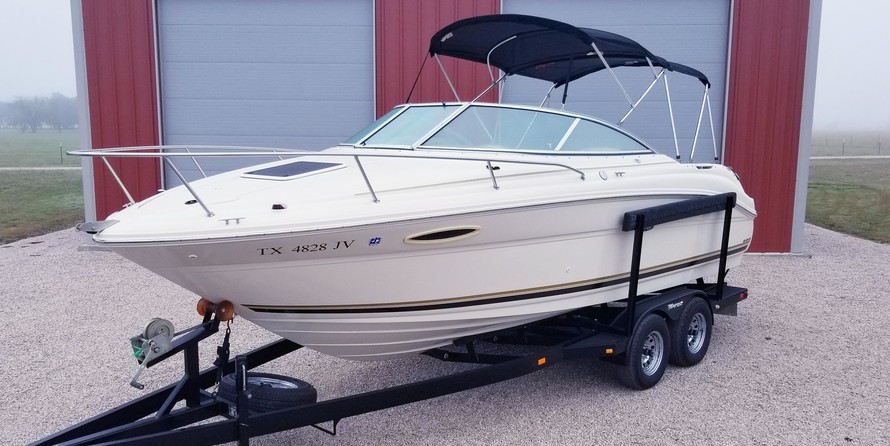 Sea ray 225 weekender