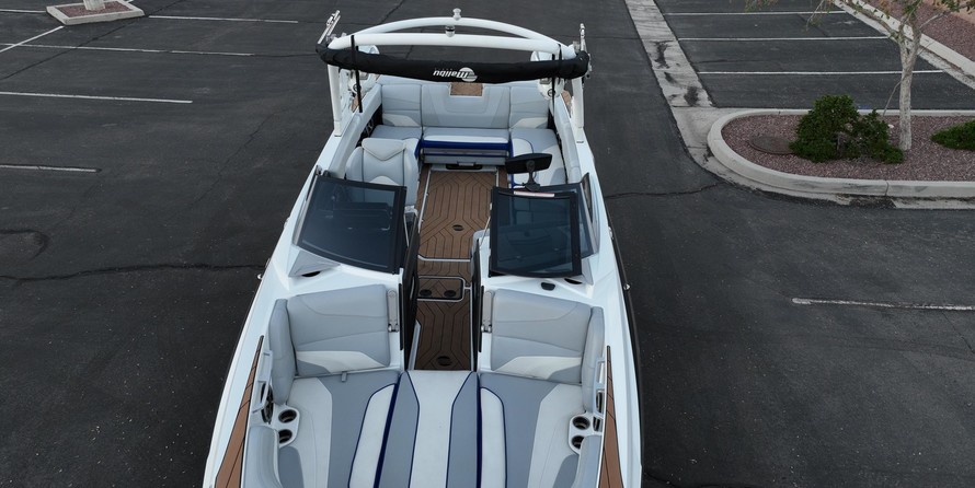 Malibu Wakesetter 24 MXZ