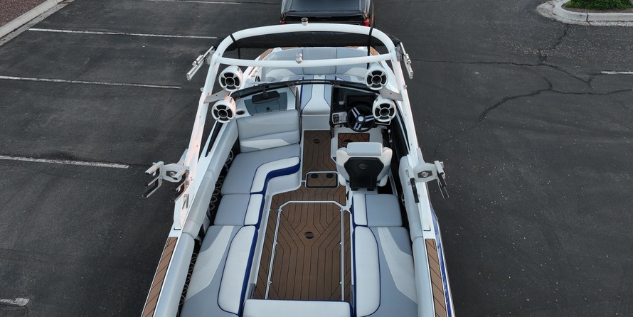 Malibu Wakesetter 24 MXZ