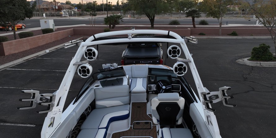 Malibu Wakesetter 24 MXZ