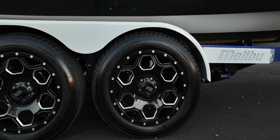 Malibu Wakesetter 24 MXZ