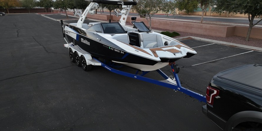 Malibu Wakesetter 24 MXZ