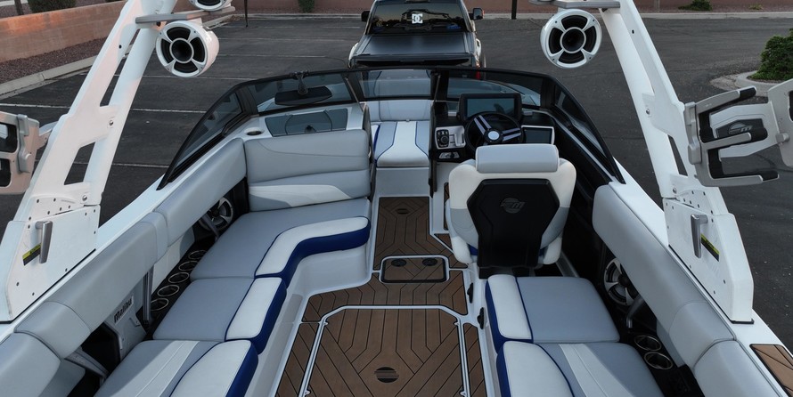 Malibu Wakesetter 24 MXZ